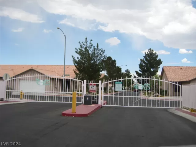 MLS: 2580800 Condo For Sale