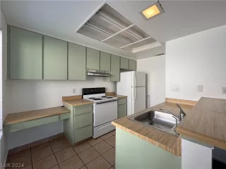 Photo #5: 2580834 Listing 