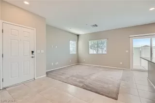 Photo #3: 2580838 Listing