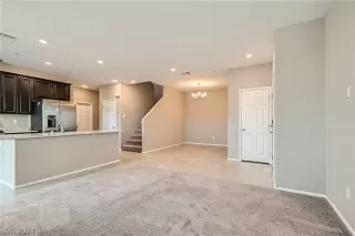 Photo #4: 2580838 Listing