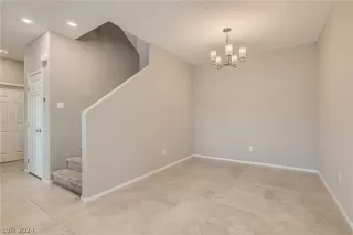 Photo #6: 2580838 Listing