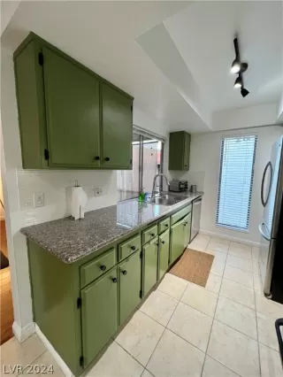 Photo #5: 2580851 Listing 