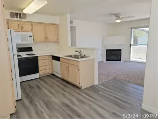 Photo #6: 2580861 Listing 