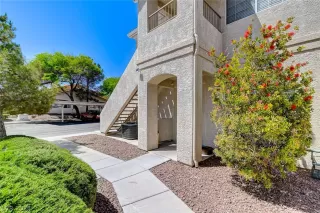 Photo #2: 2580863 Listing