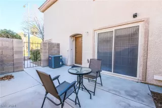 Photo #5: 2580876 Listing