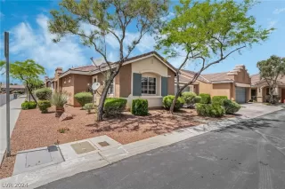 Photo #1: 2580879 Listing