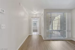 Photo #5: 2580901 Listing