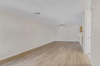 Photo #6: 2580901 Listing