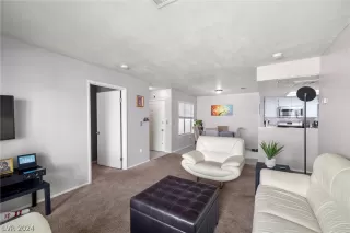 Photo #2: 2580902 Listing