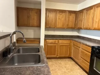 Photo #5: 2580959 Listing 