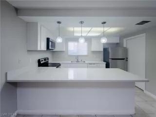 Photo #1: 2580970 Listing 