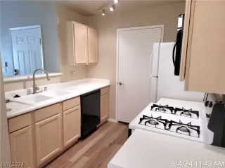 Photo #5: 2580975 Listing 