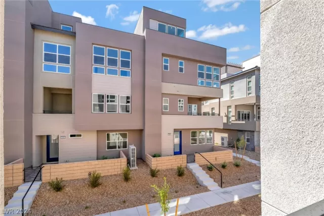 MLS: 2580979 Condo For Sale