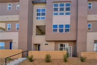 Photo #1: 2580979 Listing