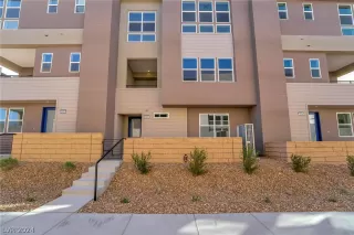 Photo #2: 2580979 Listing