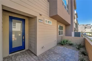 Photo #4: 2580979 Listing