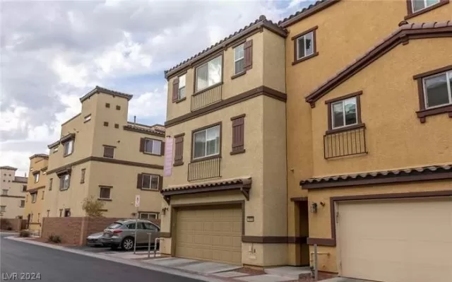 MLS: 2581016 Condo For Sale