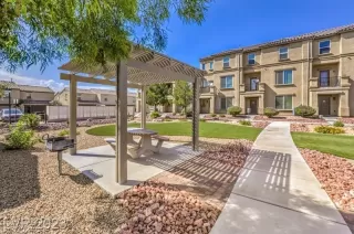 Photo #5: 2581038 Listing 