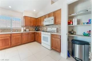 Photo #3: 2581040 Listing 