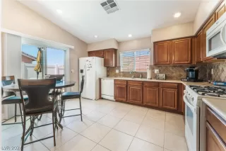 Photo #5: 2581040 Listing 