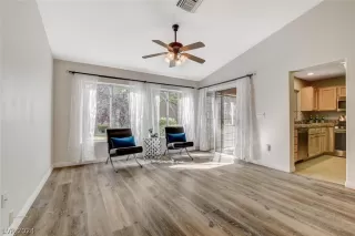 Photo #6: 2581049 Listing