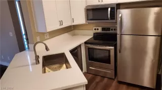 Photo #5: 2581051 Listing