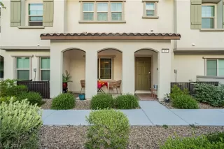 Photo #3: 2581057 Listing