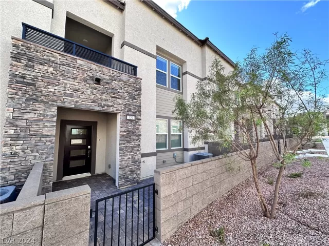 MLS: 2581065 Condo For Sale