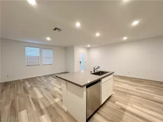 Photo #3: 2581065 Listing 