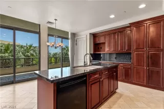 Photo #5: 2581068 Listing 