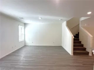 Photo #6: 2581087 Listing 