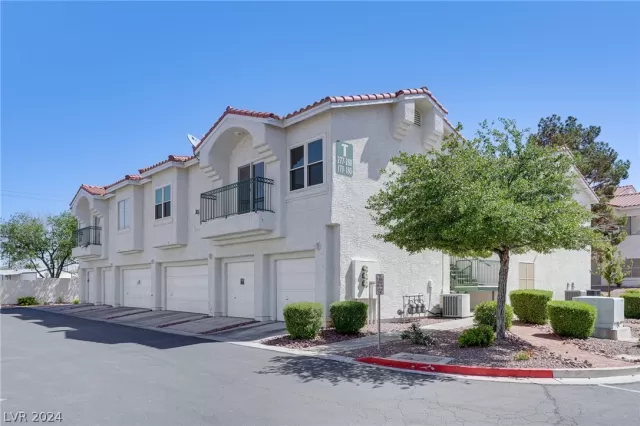 MLS: 2581119 Condo For Sale