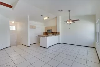 Photo #5: 2581119 Listing 