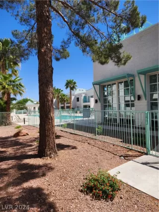 Photo #6: 2581133 Listing 