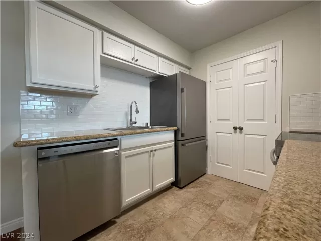 MLS: 2581142 Condo For Sale