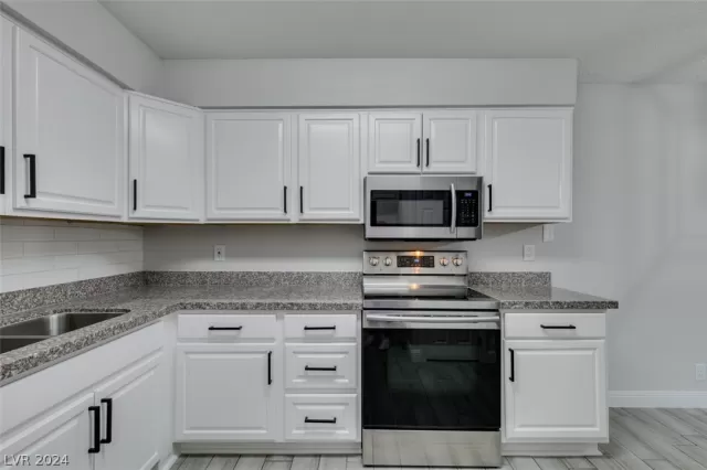 MLS: 2581157 Condo For Sale