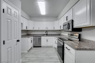 Photo #3: 2581157 Listing 