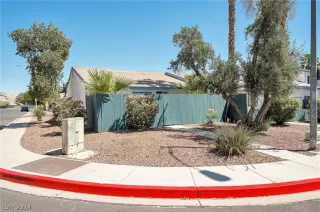 Photo #2: 2581164 Listing