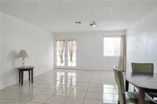 Photo #6: 2581164 Listing