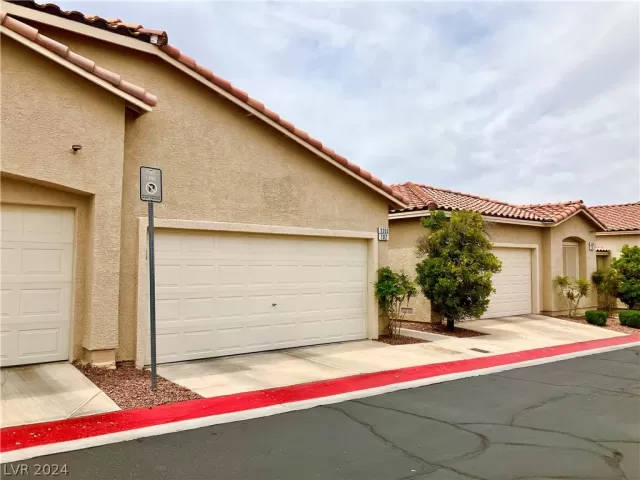 MLS: 2581170 Condo For Sale