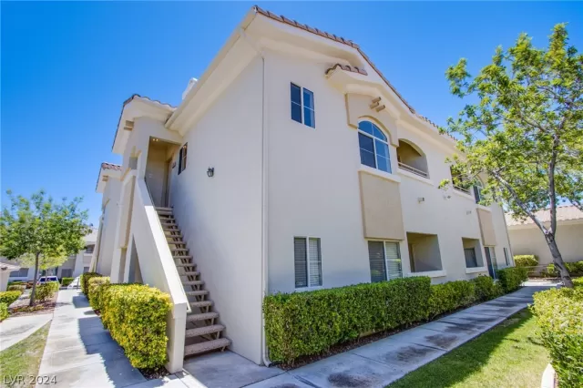 MLS: 2581203 Condo For Sale