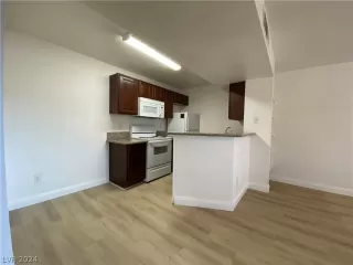 Photo #3: 2581259 Listing 