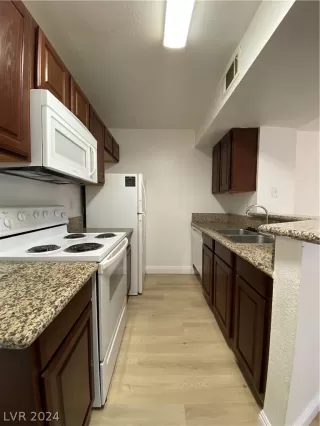 Photo #4: 2581259 Listing 