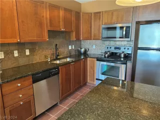 Photo #1: 2581293 Listing 