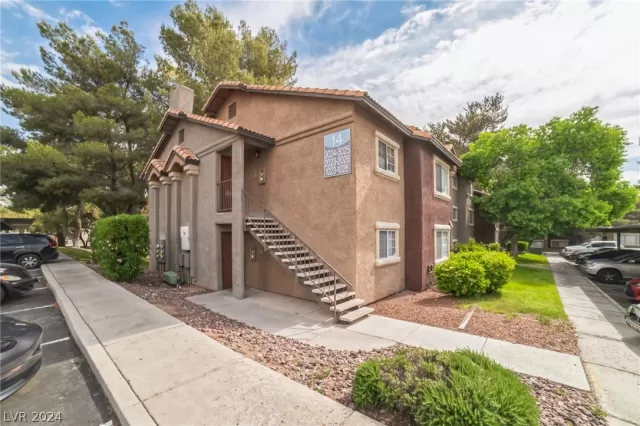 MLS: 2581299 Condo For Sale