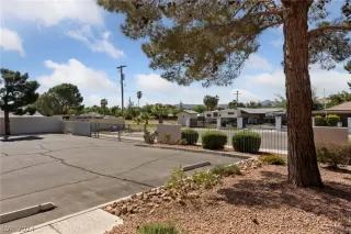 Photo #3: 2581307 Listing