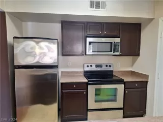 Photo #3: 2581323 Listing 