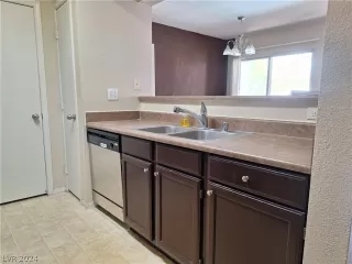 Photo #4: 2581323 Listing 