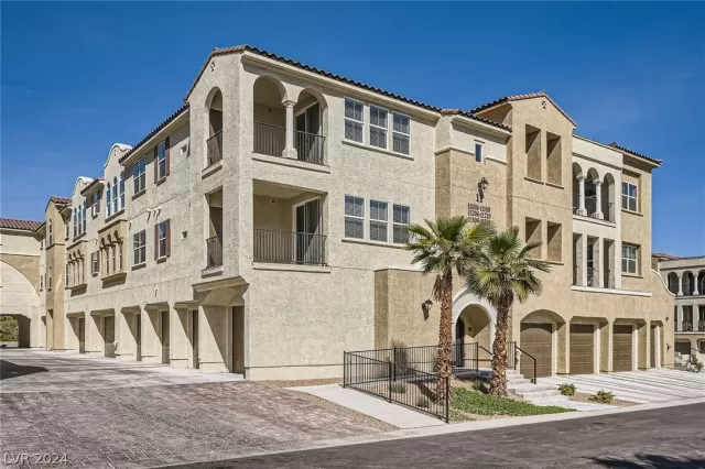 MLS: 2581365 Condo For Sale