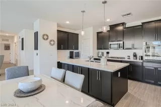 Photo #4: 2581365 Listing 